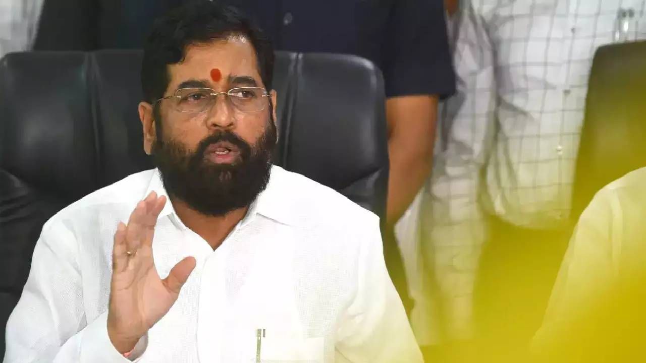 Eknath Shinde : मुख्यमंत्र्यांच्या संवादनंतर एकनाथ शिंदेही घेणार 7 वाजता पत्रकार परिषद, मुख्यमंत्री काय बोलणार? याकडेही बंडखोर आमदारांचं लक्ष