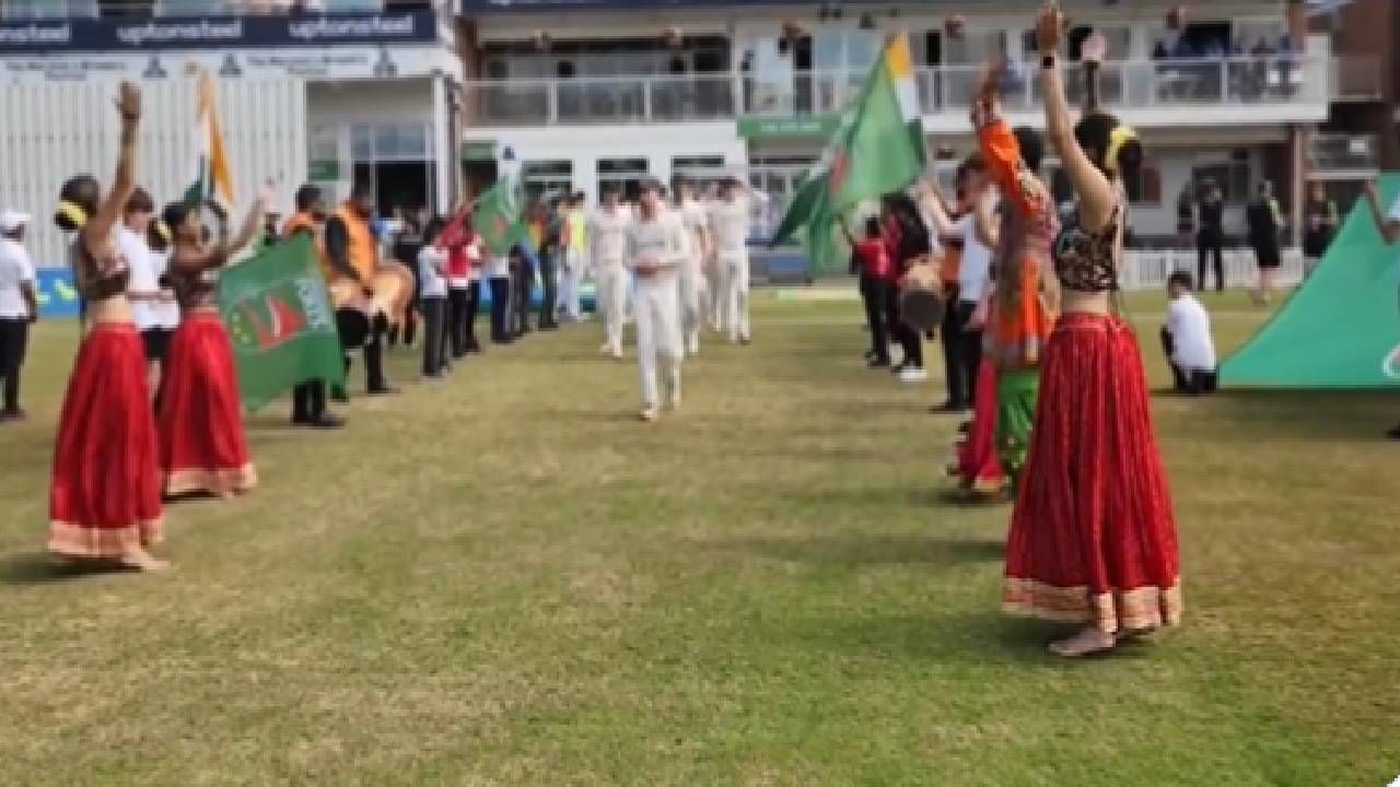 India vs Leicestershire: वॉर्म अप मॅच मध्ये ढोल-नगाडे वाजवून स्वागत, पण टीम इंडिया अडचणीत, पहा VIDEO