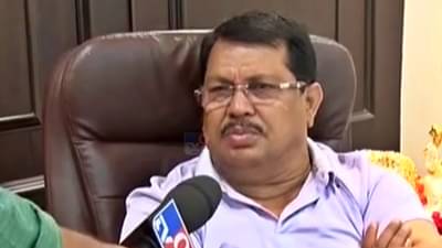 Vijay Wadettiwar : सरकार अजून अस्तित्वात, कुणाच्या हस्तक्षेपाची गरज नाही; भाजपाच्या राजकारणावरून विजय वडेट्टीवार यांचा टोला