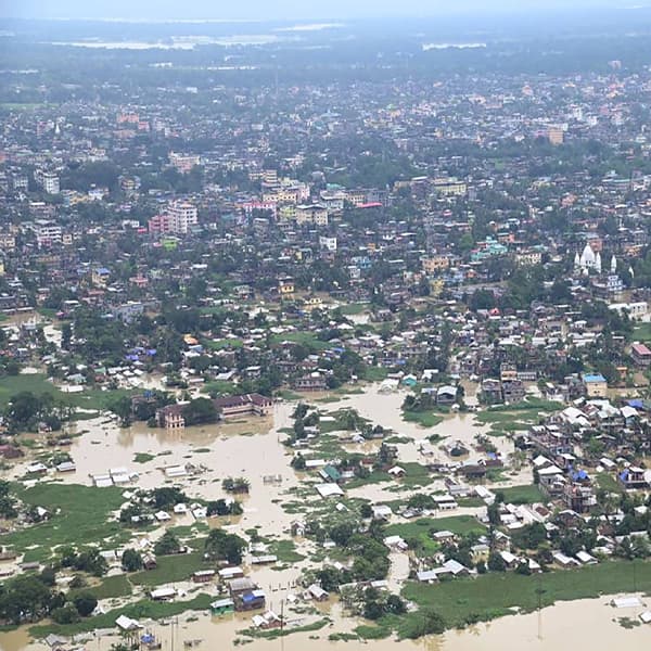 आसाममध्ये आलेल्या पुरात आतापर्यंत किमान 108 जणांचा मृत्यू झाला आहे. आसाम राज्य आपत्ती व्यवस्थापन प्राधिकरण (ASDMA) नुसार, राज्यातील 32 जिल्ह्यांतील 54.50 लाख लोकसंख्येपैकी 30 जिल्ह्यांतील एकूण 45.34 लाख लोकसंख्या पूरग्रस्त झालीआहे .