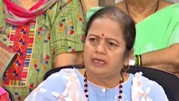 Kishori Pednekar : शिवसैनिकाच्या आईवर हात घातलाय, तो कसा शांत राहील? बंडखोर आमदारांवर किशोरी पेडणेकर संतापल्या