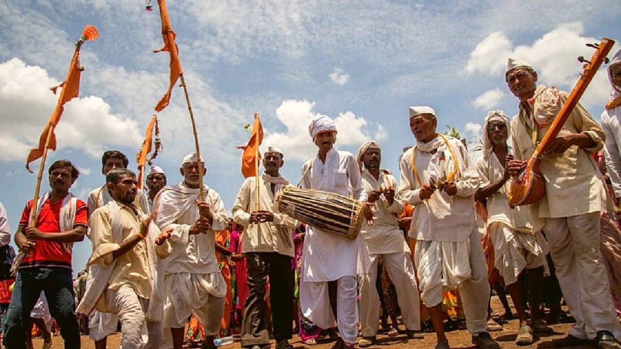 Pandharpur wari 2022: पंढरपूर वारीत चोरांचा पुन्हा हैदोस; पाकिटं आणि सोनसाखळी चोरणारे सक्रिय Pandharpur wari 2022: पंढरपूर वारीत चोरांचा पुन्हा हैदोस; पाकिटं आणि सोनसाखळी चोरणारे सक्रिय