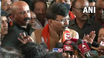 Sanjay Raut : आमदार, खासदार गेले म्हणजे पक्ष जात नाही, आम्ही पाच राहू, पण पक्ष मजबूत; राऊतांचं रोखठोक विधान