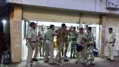 Eknath Shinde : दीपक केसरकरांनी शिंदे गटाची भूमिका सांगितली, काही तासांतच सावंतवाडीतील कार्यालय फोडलं! शिवसैनिक ताब्यात