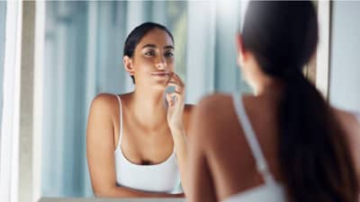 Whiteheads Removal Mask : व्हाइटहेड्सच्या समस्येमुळे हैराण असाल, तर हे घरगुती उपाय जरूर करा !