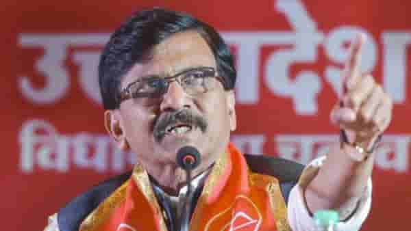 सूरतला काय काळी जादू आहे, हे पाहायला हवे.. तिथे कुणासमोर जाऊन गुडघे टेकावे लागतायेत.. उदय सामंत यांच्या जाण्याबाबत काय म्हणाले संजय राऊत?