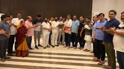 Eknath Shinde : बंडखोरांचा हाटीलातील मुक्काम अनिश्चित काळासाठी वाढला; योग्यवेळीच बाहेर पडणार