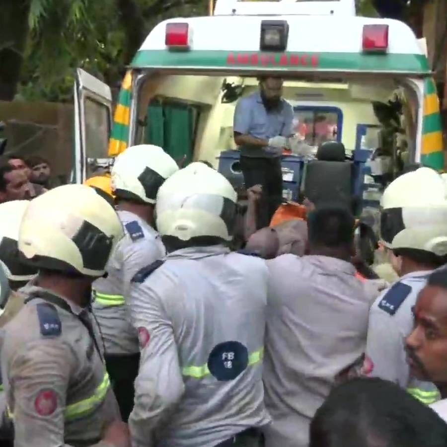 Kurla building collapse: मुंबईतील कुर्ला येथे चार मजली इमारत कोसळली; 16 नागरिकांना वाचवण्यात यश, एकाचा मृत्यू ; बचाव कार्य सुरूच