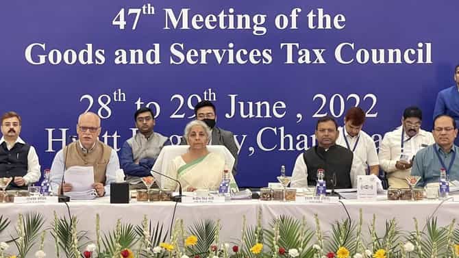 GST Council Meeting: ऑनलाईन गेमिंगसह क्रिप्टोही टॅक्सच्या कचाट्यात; चमचा, चाकू महागणार तर या वस्तू होतील स्वस्त