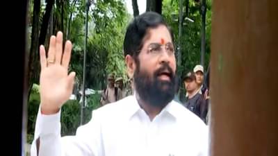 Eknath Shinde Video: बाळासाहेबांसाठी, हिंदुत्वासाठी... अचानक येत एकनाथ शिंदेंनी बाईट दिला आणि बातमीही दिली!