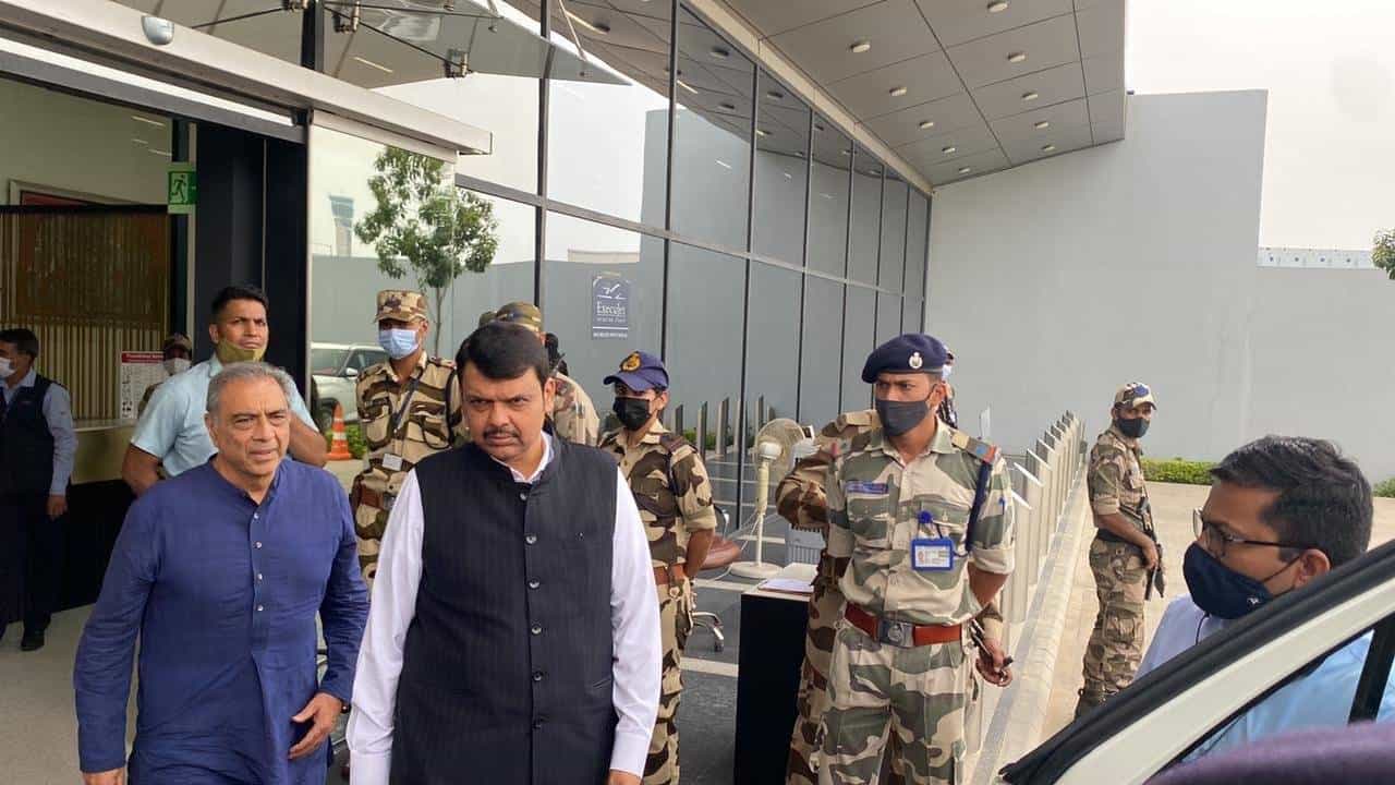 Eknath Shinde: देवेंद्र फडणवीस दिल्लीत दाखल, काहीच वेळात ठरणार महाराष्ट्राच्या नव्या सरकारच्या सत्तास्थापनेचा मुहूर्त