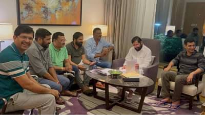 Eknath Shinde : शिंदे गटाकडून सत्तास्थापनेच्या हालचालींना वेग, बच्चू कडूंसह 10 आमदार उद्या मुंबईत? राज्यपालांना पत्र देणार
