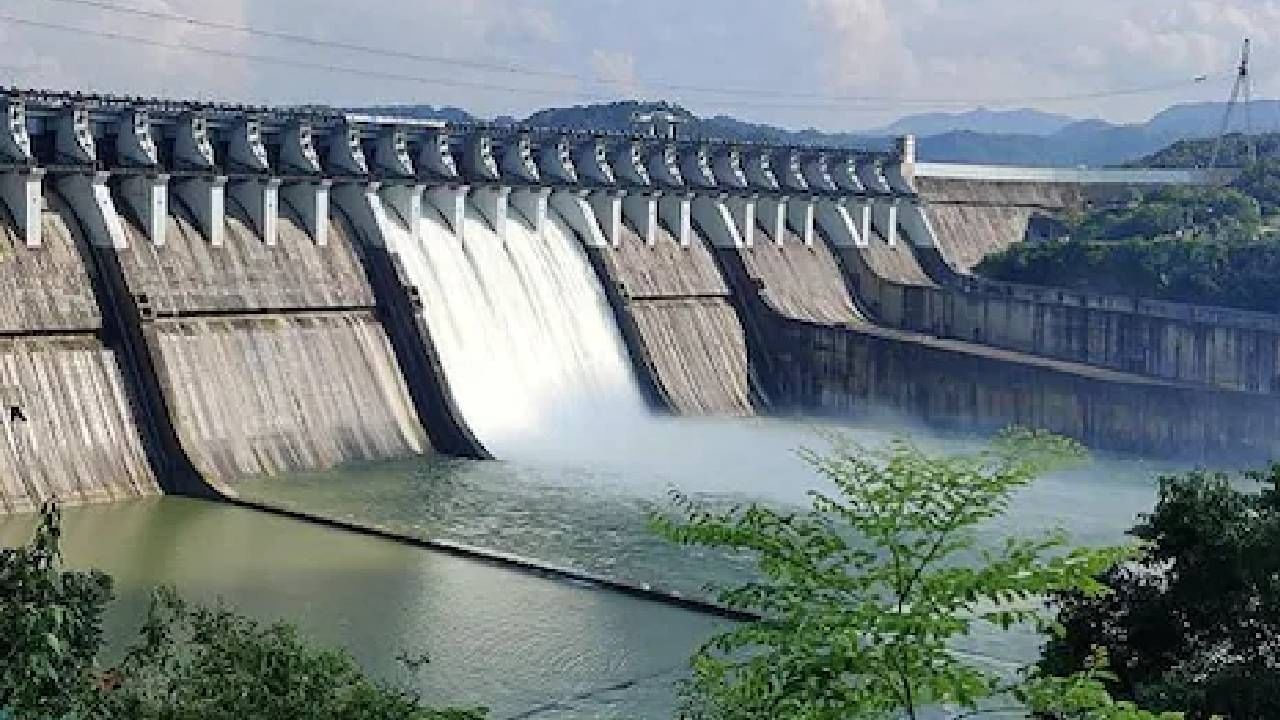 Water Storage : राज्यातील धरणांमध्ये फक्त 21 टक्के जलसाठा, पाऊस लांबणीवर, बळीराजा चिंतेत... Water Storage : राज्यातील धरणांमध्ये फक्त 21 टक्के जलसाठा, पाऊस लांबणीवर, बळीराजा चिंतेत...
