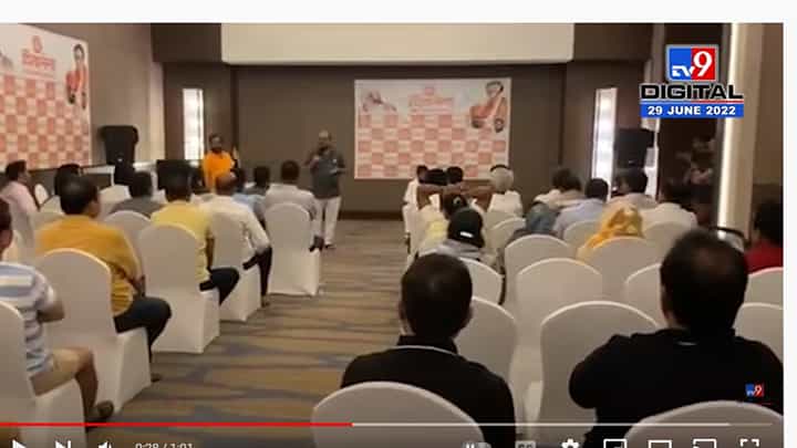 चुना कसा लावतात हे अजून राऊतांना माहित नाही, वेळ येईल तेव्हा चुना लावेन- गुलाबराव पाटील चुना कसा लावतात हे अजून राऊतांना माहित नाही, वेळ येईल तेव्हा चुना लावेन- गुलाबराव पाटील