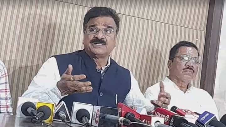Maharashtra politics : माजी आमदार विजय शिवतारेंची शिवसेनेतून हकालपट्टी Maharashtra politics : माजी आमदार विजय शिवतारेंची शिवसेनेतून हकालपट्टी