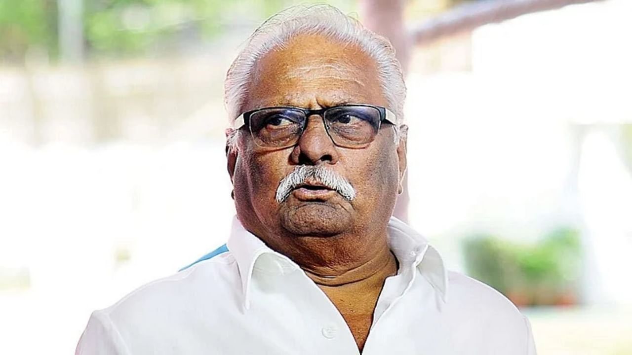Anil Gote : पळून गेलेल्या बंडखोर आमदारांवर कोट्यवधी रुपये कोण उधळतंय? अनिल गोटेंचा सवाल; फडणवीसांवर टीका करत म्हणाले, कारस्थानी Anil Gote : पळून गेलेल्या बंडखोर आमदारांवर कोट्यवधी रुपये कोण उधळतंय? अनिल गोटेंचा सवाल; फडणवीसांवर टीका करत म्हणाले, कारस्थानी
