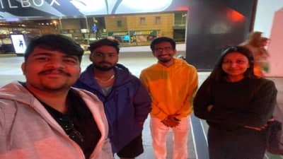 Rishabh Pant ने चाहत्यांना सेल्फीसाठी थांबवल, पण...तुम्ही सुद्धा ऋषभचं मनापासून कौतुक कराल