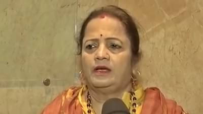 Maharashtra politics : दिल्लीसमोर न झुकण्याची महाराष्ट्राची परंपरा; मात्र आज मुख्यमंत्री दिल्लीच्या वाऱ्या करतात, किशोरी पेडणेकरांचा शिंदेंना टोला