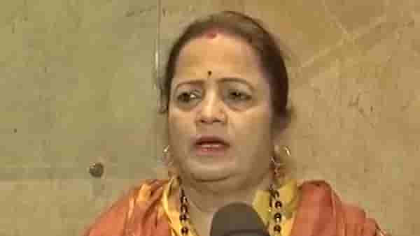 Kishori Pednekar : खोके-धोके कोण कुणाला देतंय हे जनतेला ज्ञात, अमित शहांच्या वक्तव्यावर पेडणेकरांनी भाजपाचा इतिहासच सांगितला