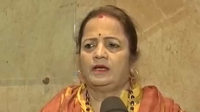 Maharashtra politics : दिल्लीसमोर न झुकण्याची महाराष्ट्राची परंपरा; मात्र आज मुख्यमंत्री दिल्लीच्या वाऱ्या करतात, किशोरी पेडणेकरांचा शिंदेंना टोला