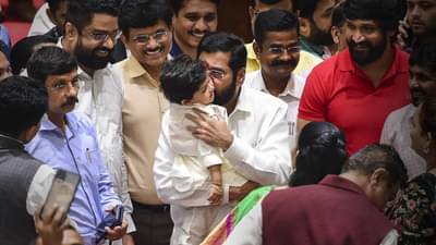 CM Eknath Shinde: दंगलीतून स्वतः रिक्षा चालवत नेली आणि एकनाथ शिंदेंनी चिमुरड्याचे प्राण वाचवले! 1989चा तो किस्सा