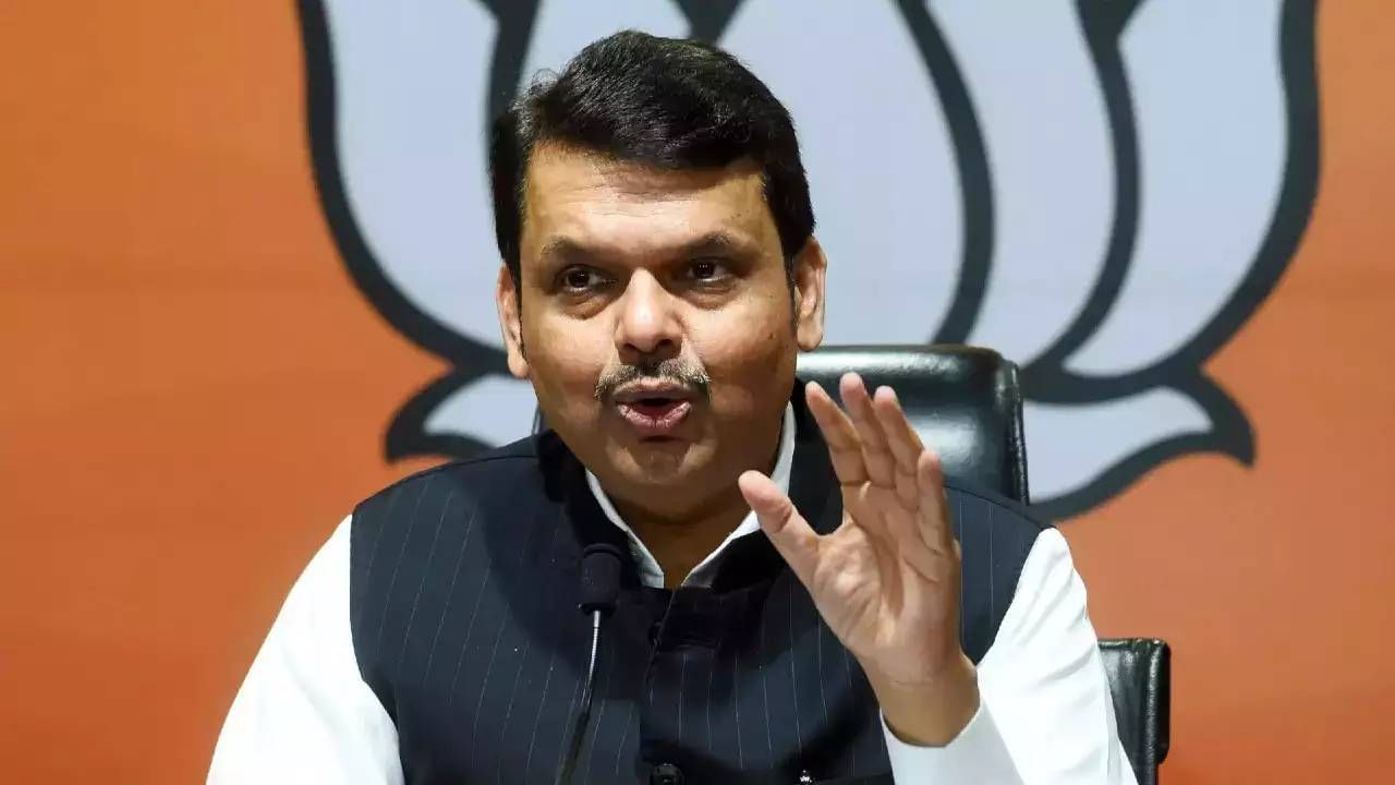 Devendra Fadnavis : 'देवेंद्र फडणवीस अनिष्ट राजकारणाचे वाहक झाले आणि त्याचेच बळीही पडले!'