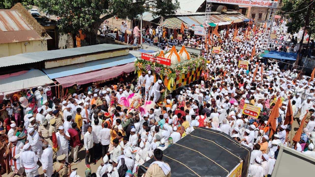 Pandharpur Wari 2022: पालखी सोहळ्यासाठी इंदापूर नगरी सज्ज; पालखीतील दिंडी शिल्पामुळे शहरातील सौंदर्यात भर