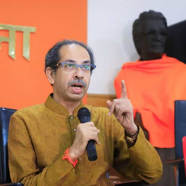 उद्धव ठाकरे यांनी आपल्या मुख्यमंत्री पदाचा राजीनामा दिल्यानंतर त्यानंतर प्रथमच शिवसेना भवनात पत्रकारपरिषद घेत कार्यकर्त्यांच्या सोबत संवाद साधला. यावेळी झालेल्या पत्रकार परिषदेत त्यांनी आरेचा प्रश्न आणि आरे विषयी झालेल्या निर्णयाविषयी आपली भूमिका मांडली