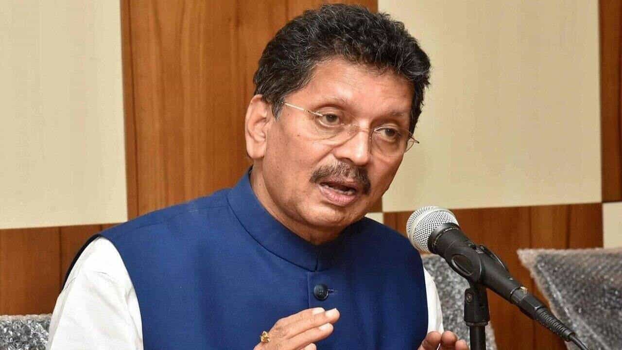 CM Eknath Shinde : आमचा एकही आमदार मंत्री झाला नाही तरी आम्ही शिंदेसाहेबांसोबत, मंत्रिपदावरुन नाराजीच्या चर्चेला केसरकरांकडून ब्रेक