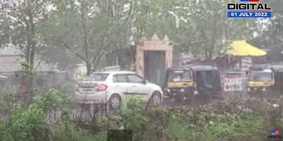 Igatpuri Traffic : जुना कसारा घाटातील वाहतूक 2 तासांपासून बंद, पावसामुळं रस्त्यावर वाहने बंद, वाहतूक नव्या घाटातून वळवली