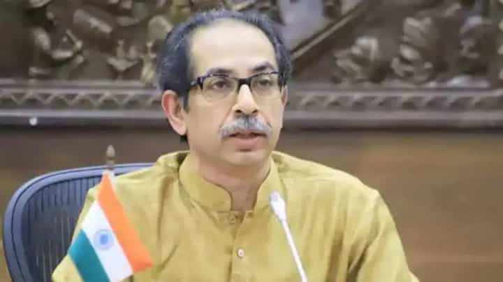 शिवसैनिकांकडून आता घेतले जाणार एकनिष्ठतेचं प्रमाणपत्र शिवसैनिकांकडून आता घेतले जाणार एकनिष्ठतेचं प्रमाणपत्र