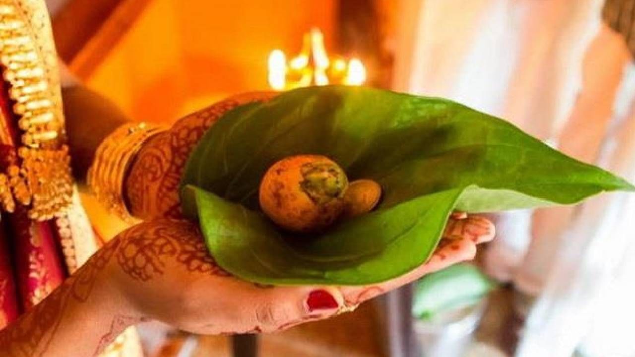 Puja Vidhi: ..म्हणून पूजेत वापरतात विड्याचे पान; प्रत्येकाला माहिती असावी 'ही' माहिती Puja Vidhi: ..म्हणून पूजेत वापरतात विड्याचे पान; प्रत्येकाला माहिती असावी 'ही' माहिती