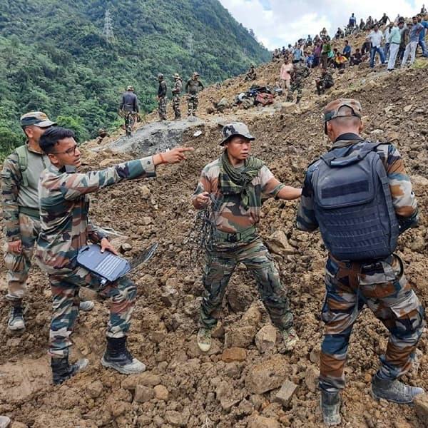 मणिपूर येथील नोनी जिल्ह्यात भूस्खलनाची घटना घडली आहे. घटनेनंतर गेल्या दोन दिवसापासून घटनास्थळावर बेपत्ता जवान व नागरिकांचे शोध कार्य सुरु आहे.