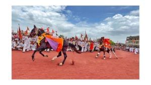 Pandharpur wari 2022: इंदापूरात भक्तिमय वातावरणात रंगला तुकाराममहाराज अश्वांचे गोल रिंगण सोहळा