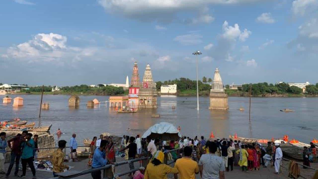 Pandharpur wari 2022: आषाढीच्या तोंडावर चंद्रभागेच्या तीरावरील घाटांचे स्ट्रक्चर ऑडिट; उच्च न्यायालयाच्या सूचना