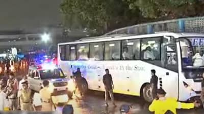 Eknath Shinde : तब्बल 11 दिवसांनंतर शिंदे गटातल्या आमदारांचं मुंबईत आगमन; कडेकोट बंदोबस्तात हॉटेल प्रेसिडेंटमध्ये मुक्काम