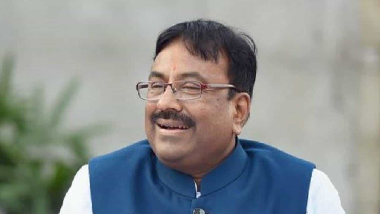 Video : गद्दार म्हणण्यापेक्षा सुसंस्कृत विरोधीपक्ष कसा असतो दाखवून द्या- सुधीर मुनगंटीवार