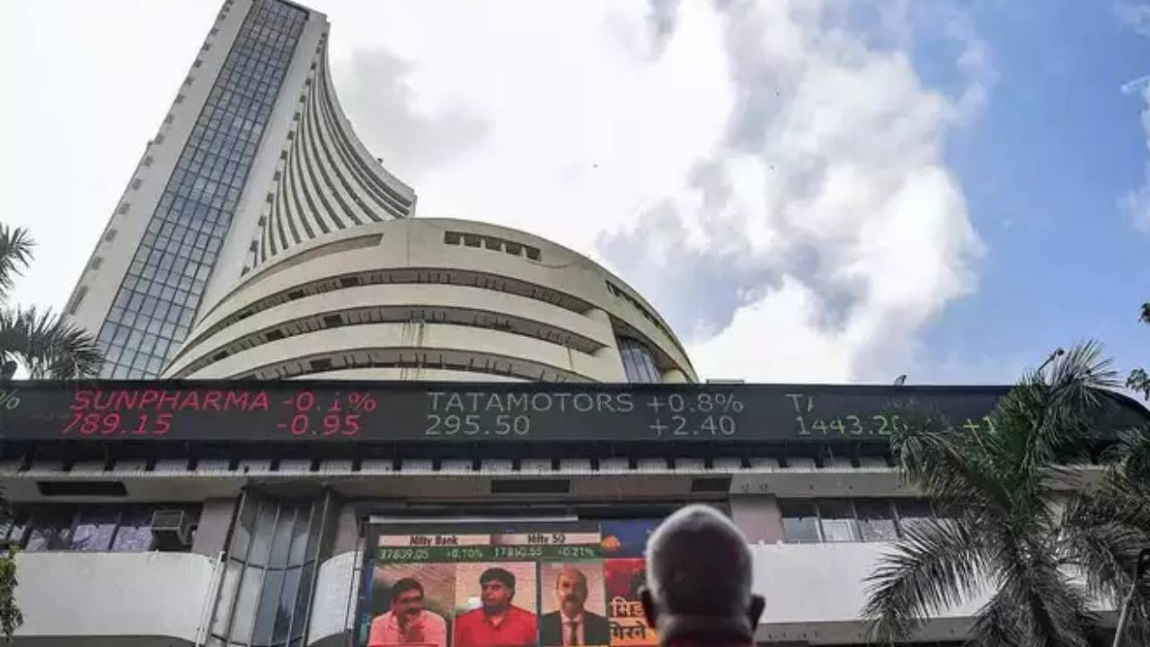 share Market: बाबो, जूनमध्ये शेअर बाजाराने गुंतवणूकदारांना 14 लाख कोटींनी डुबवले; पण जुलै पाडणार पैशांचा पाऊस! काय सांगतो सेंसेक्सचा इतिहास?