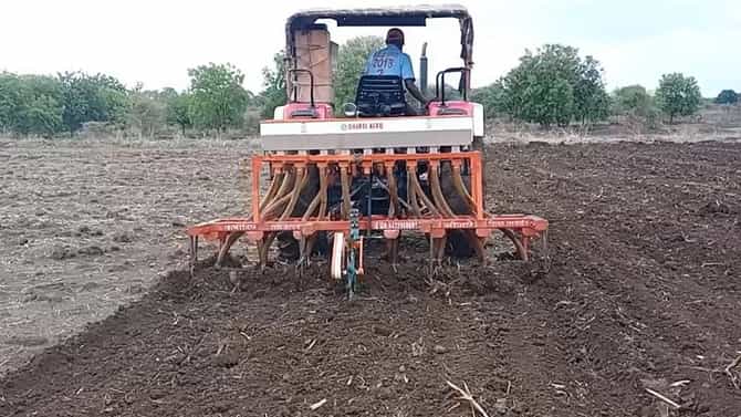 Kharif Season : मराठवाड्यात अल्प पावसावर कडधान्याचा पेरा आता दुबार पेरणीचे संकट