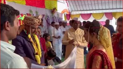 Video : अन् दाजींनी स्वत:च धरला अंतरपाट, पुढच्या कार्यक्रमाला जायचं असल्याने रावसाहेब दानवेंची लगीनघाई