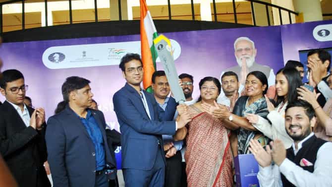 Chess Tournament : बुध्दिबळ ऑलिम्पियाड मशाल रिलेचे नागपुरात उत्साहात स्वागत, 44 वी ऑलिम्पियाड बुध्दिबळ स्पर्धा चेन्नईत