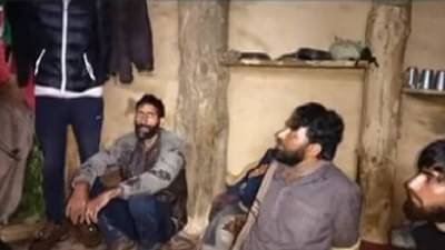 Terrorist arrested : जम्मूत अटकेतील दहशतवादी निघाला भाजपच्या सोशल मीडिया सेलचा प्रमुख, ऑनलाईन नोंदणीचा दुष्परिणाम असल्याचं भाजपचं स्पष्टीकरण