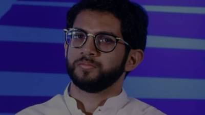 Aditya Thackeray : आदित्य ठाकरेंच्या आमदारकीचे काय होणार? एकनाथ शिंदे गटाचा व्हीप पाळावा लागणार