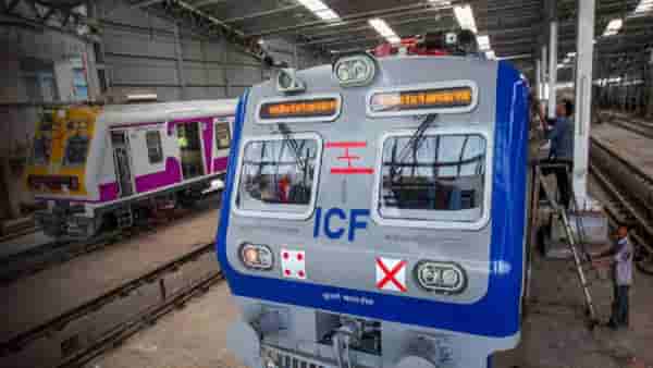 Mumbai AC Local : मुंबईच्या सर्व लोकल एसी होण्याची शक्यता, असंख्य लोकल प्रवाशांना लवकरच मोठं गिफ्ट?
