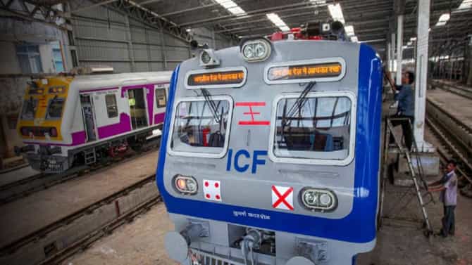 Mumbai AC Local : मुंबईच्या सर्व लोकल एसी होण्याची शक्यता, असंख्य लोकल प्रवाशांना लवकरच मोठं गिफ्ट?