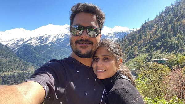 Sai Tamhankar: काय झाडी.. काय डोंगुर.. काय हाटील.. एकदम ओके, प्रियकरासोबत सई ताम्हणकरच्या फोटोवर भन्नाट कमेंट्स