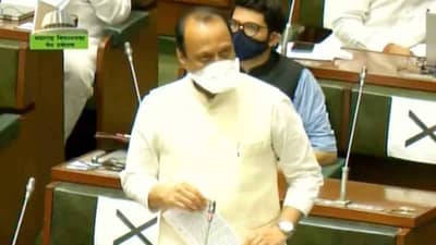 Ajit Pawar: टेबलावर नाचणाऱ्या अन् झाडी, डोंगार म्हणणाऱ्या आमदारांना अजित पवारांनी सुनावलं, पाच लाख लोकांचं प्रतिनिधीत्व करता