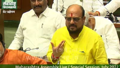 Gulabrao Patil : चार लोकांच्या कोंडाळ्याने उद्धव साहेबांना बावरट केलं, गुलाबरावांचा हल्लाबोल, आदित्य ठाकरेंवर शायरीतून पलटवार