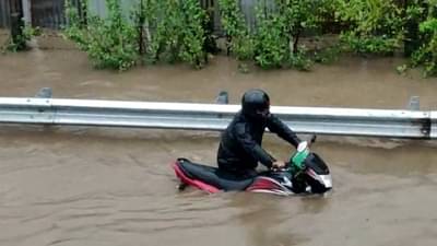 Mumbai rains : पनवेलपासून पालघरपर्यंत, मुंबईपासून विरारपर्यंत, पाऊसच पाऊस! हे फोटो बघाच