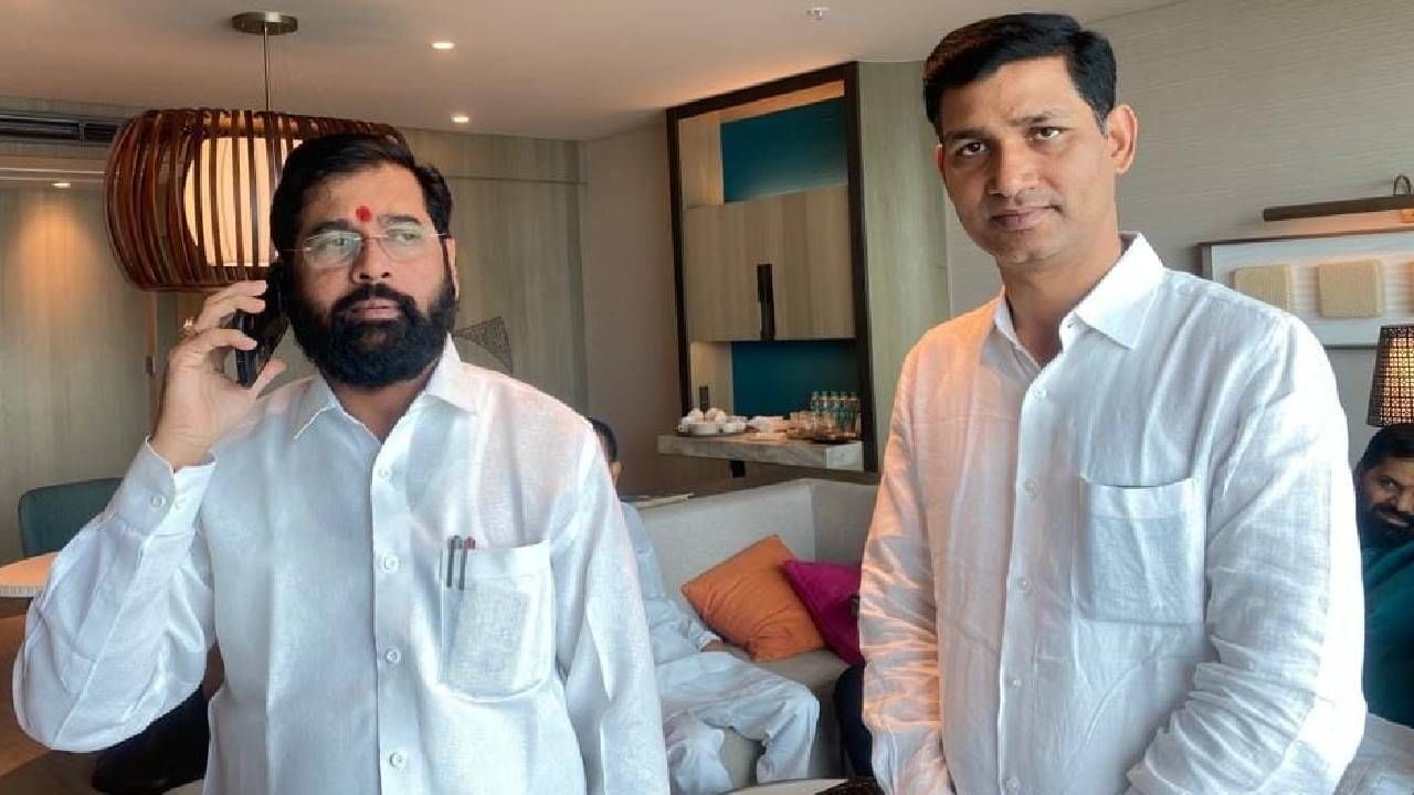 Narendra Bhondekar : मातोश्रीच्या नव्हे जनतेच्या आशीर्वादाने निवडून आलो, नरेंद्र भोंडेकर यांनी शिवसेनेच्या ठाकरे गटाला सुनावले Narendra Bhondekar : मातोश्रीच्या नव्हे जनतेच्या आशीर्वादाने निवडून आलो, नरेंद्र भोंडेकर यांनी शिवसेनेच्या ठाकरे गटाला सुनावले